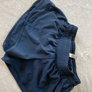 Lululemon hotty hot shorts 2.5